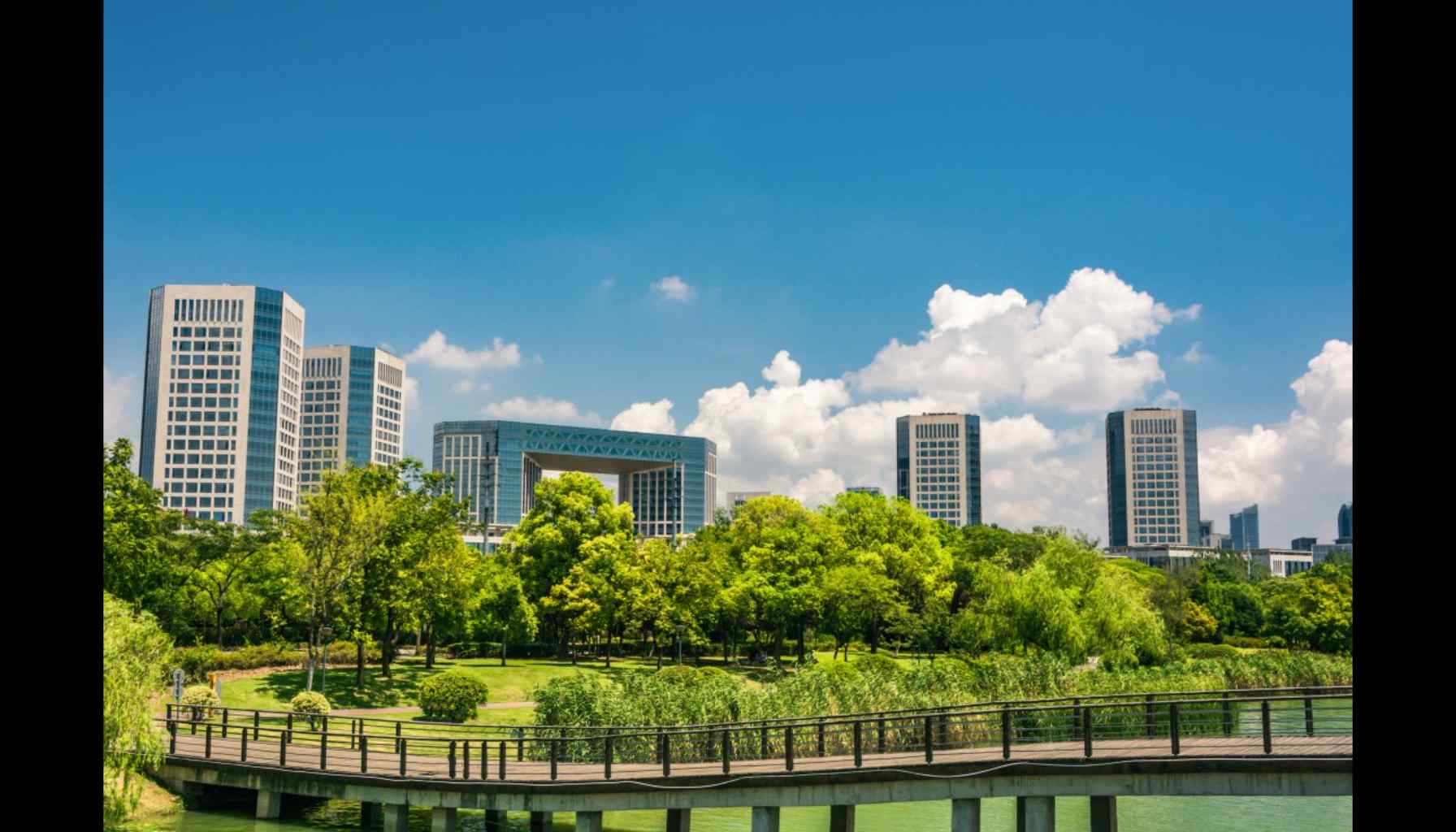 Commercial Buildings Become Green: A Sustainable Future for Cities