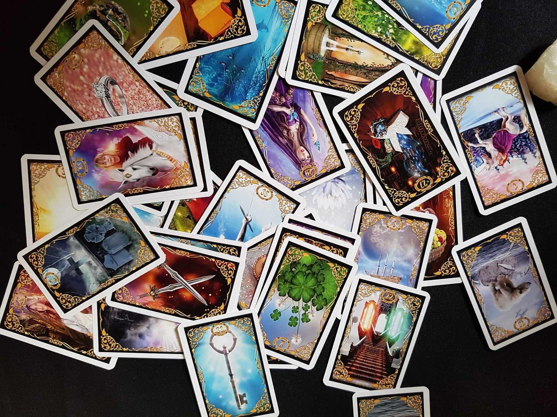 Tarot reading for beginners: Basic rules + 3 scariest cards